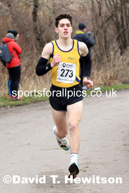 Senior men and veteran men over-40s NECAA Road Relay Champs., Hetton Lyons Park, Hetton le Hole, County Durham. Photo: David T. Hewitson/Sports for All Pics